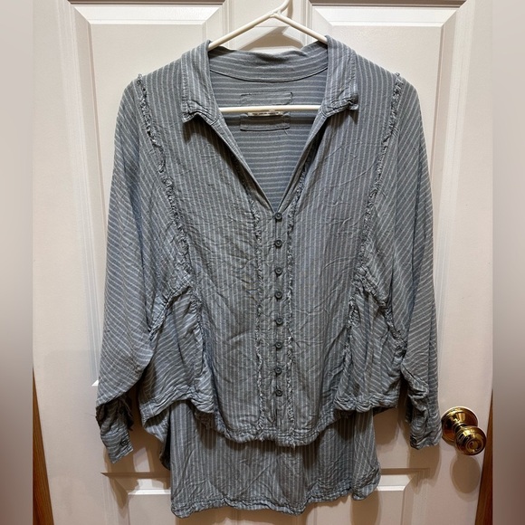 Free People We the free oversized Chambray white and blue stripe shirt Sz Small - Picture 1 of 8